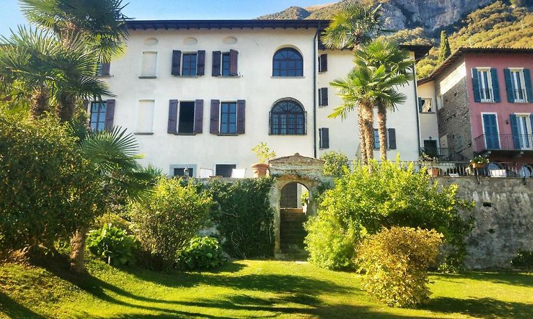 Farm stay Casa Del Portico Mezzegra - new 2023 prices, reviews, book now